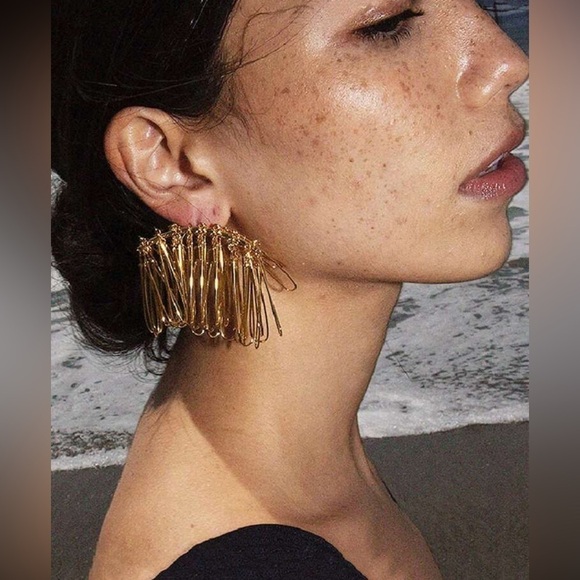 Anthropologie Gold Metal Clip Drop Earrings - Picture 1 of 12